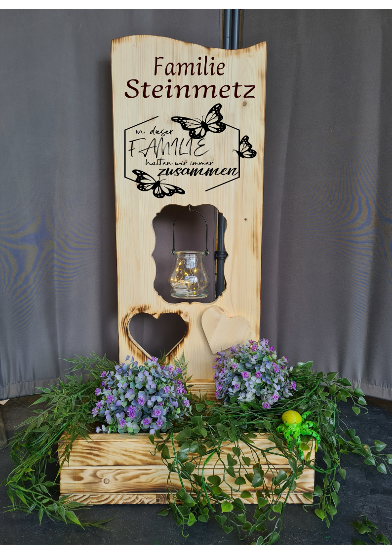 Holzaufsteller Holzschild breit mit Blumenkasten, in dieser Familie halten wir zusammen