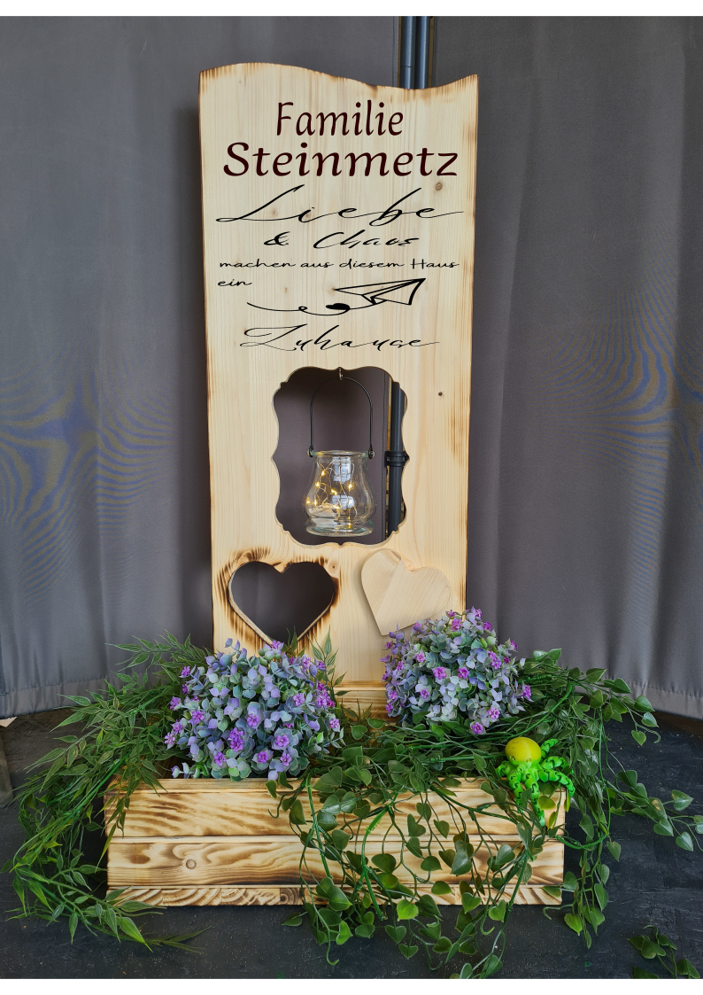 Holzaufsteller Holzschild breit mit Blumenkasten, Liebe und Chaos...