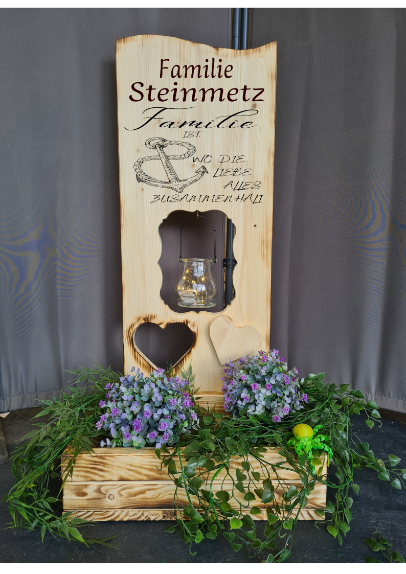 Holzaufsteller Holzschild breit mit Blumenkasten, Familie ist...