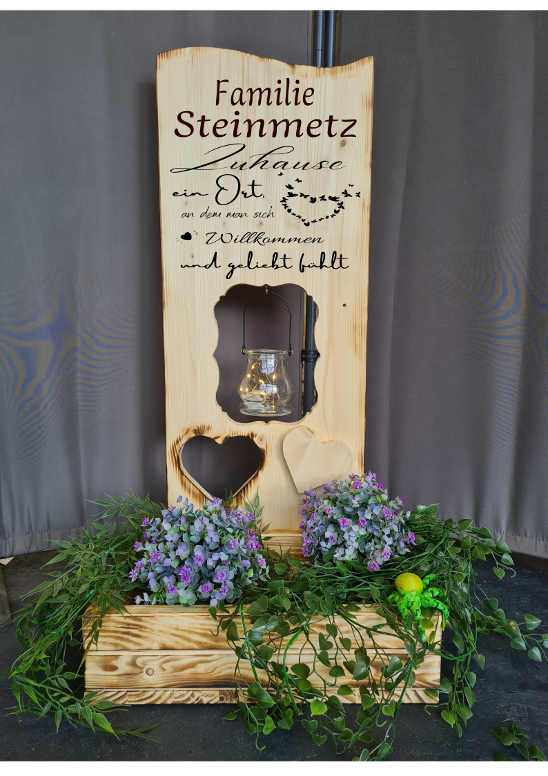 Holzaufsteller Holzschild breit mit Blumenkasten, Zuhause ein Ort