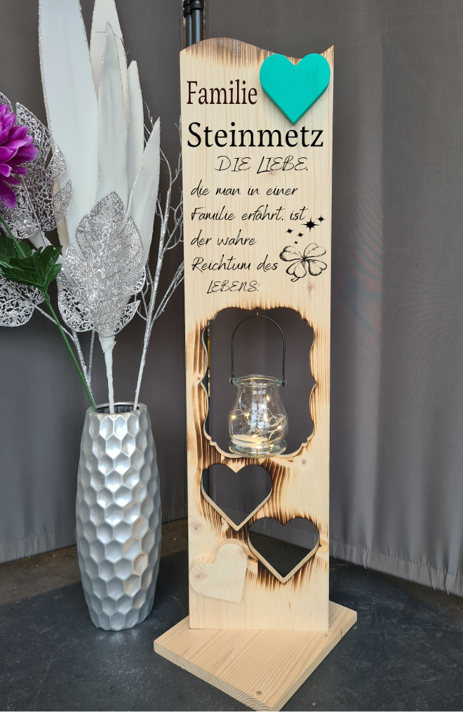 Holzaufsteller Holzschild  2 Herzen geflammt, die Liebe die man in einer Famile...