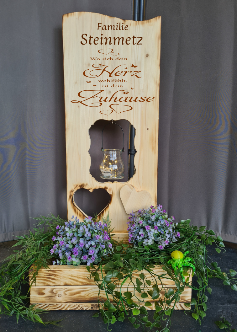 Holzaufsteller Holzschild breit mit Blumenkasten, Wo sich Dein Herz wohlfühlt ist Dein Zuhause