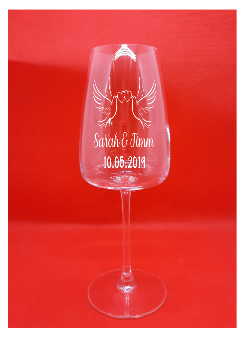 Personalisiertes Weißwein Glas mit Gravur "Tauben" mit Namen und Datum