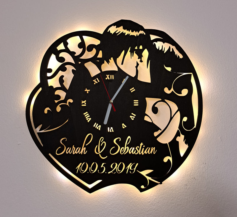 Personalisierte LED  Wanduhr, Motiv "Liebe17"