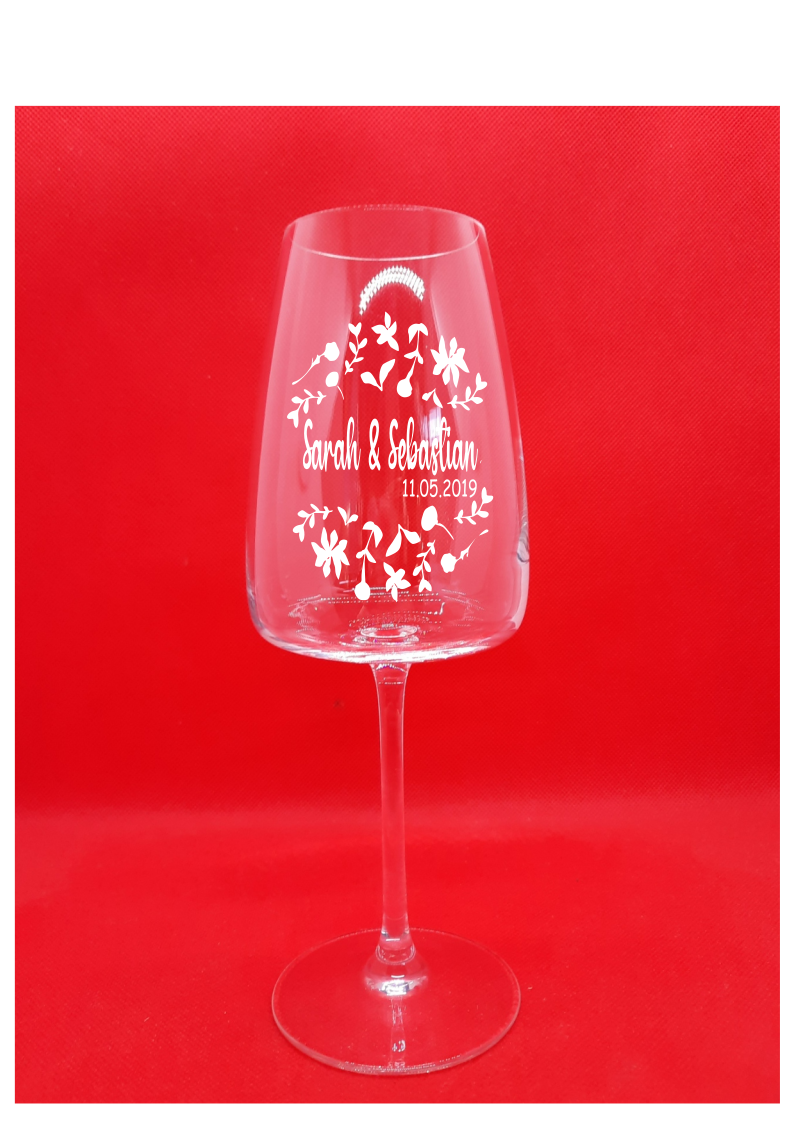 Personalisiertes Weißwein Glas mit Gravur "Floral Muster" mit Namen und Datum