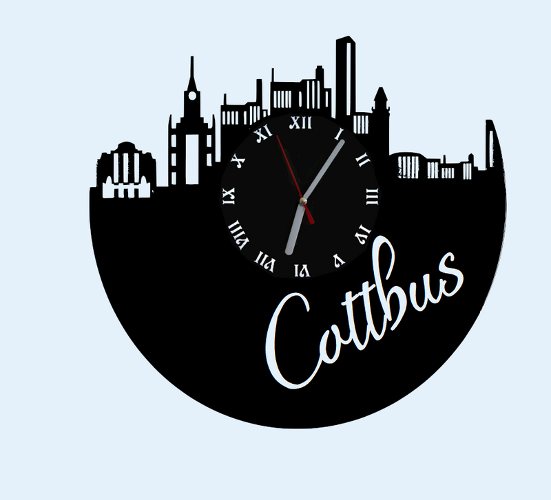 Extravagante Skyline LED Wanduhr, Motiv "Cottbus"