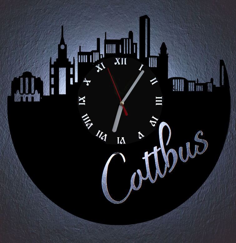 Extravagante Skyline LED Wanduhr, Motiv "Cottbus"